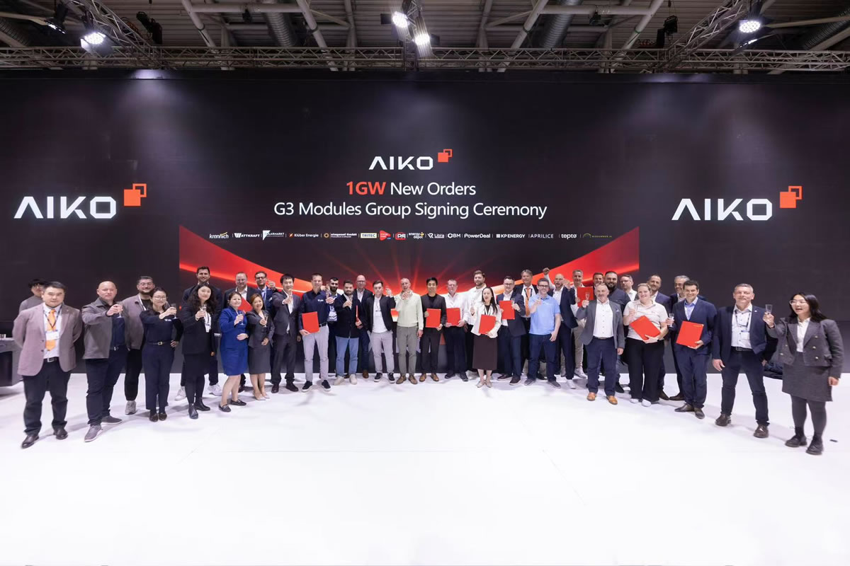 J9国际携“黑科技”新品亮相Intersolar展